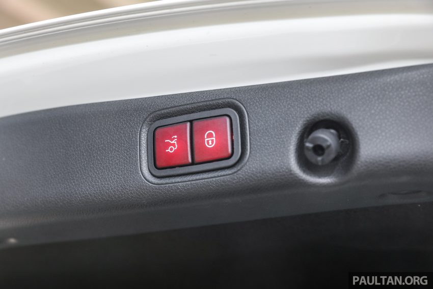 油电阵容再扩军，Mercedes-Benz E350e 本地正式上市。 44360