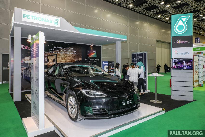 提倡绿色能源, Petronas 明年在全国设立100架EV充电站。 45305