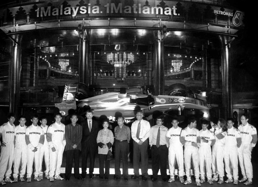 商业资讯: PETRONAS 将持续把F1科技应用在道路上。 44063