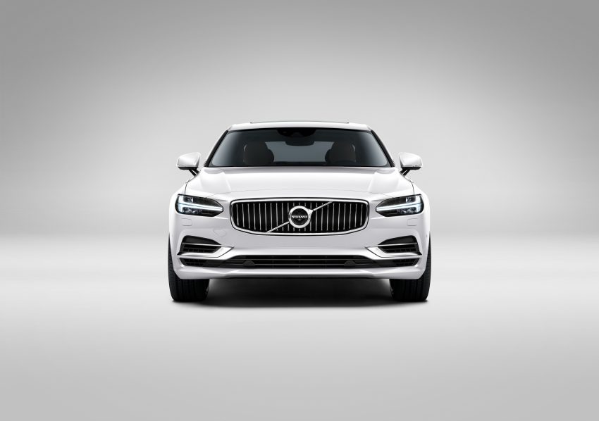 插电式 Volvo S90 T8 两个等级面市，售价从37万令吉起。 44860