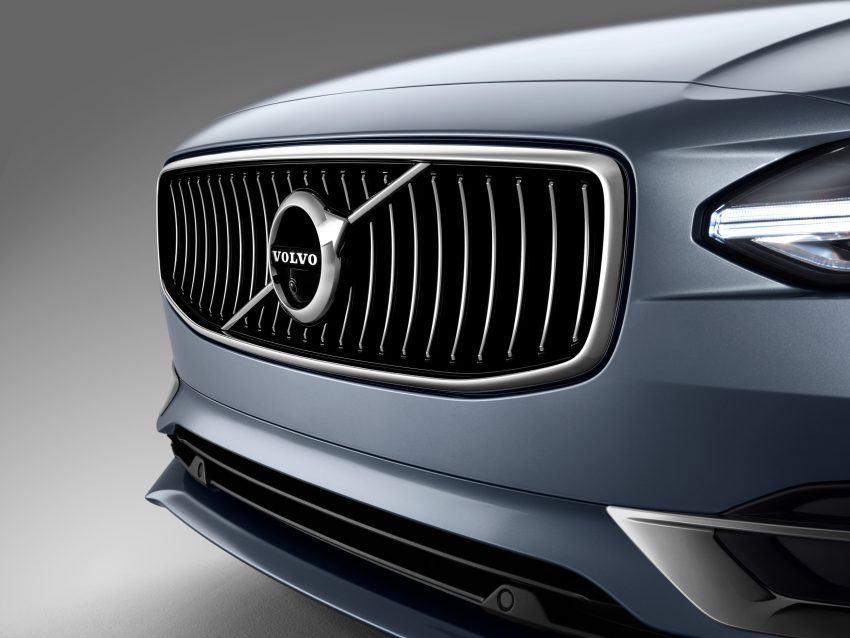 插电式 Volvo S90 T8 两个等级面市，售价从37万令吉起。 44891