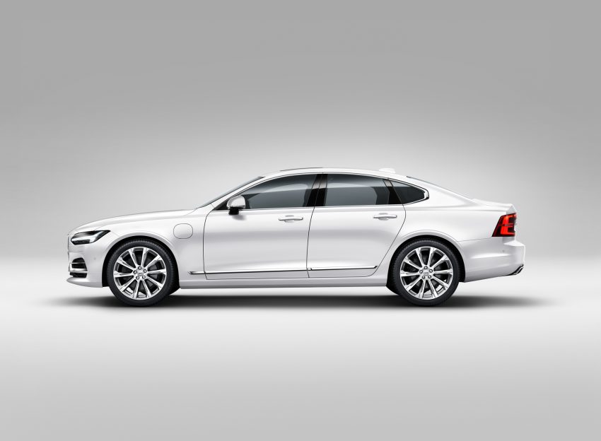 插电式 Volvo S90 T8 两个等级面市，售价从37万令吉起。 44865