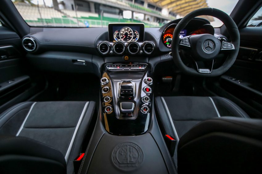 Mercedes-AMG GT R 本地上市，最低价格170万起。 47146