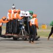 印度陆军一辆摩多搭载58名乘客，成功创造世界新记录！