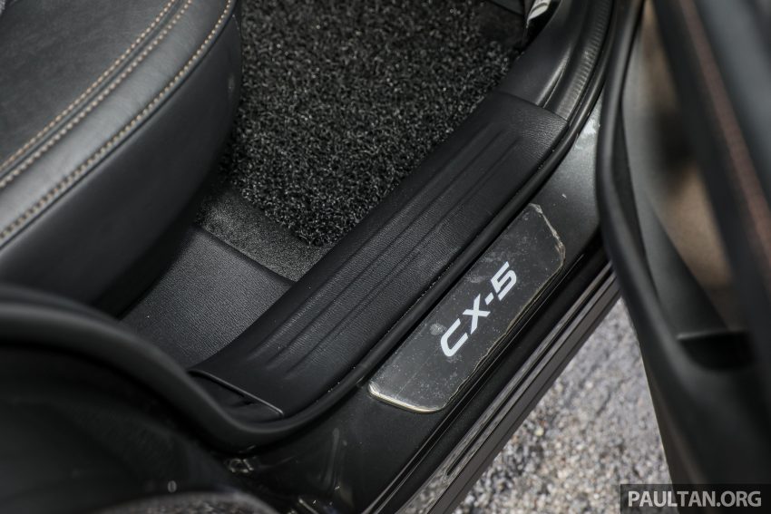 图集：Mazda CX-5 2.0 GL SkyActiv-G 2WD 与 2.2 GLS SkyActiv-D AWD, 两组实车照, 让你对比两个版本的差异。 52488