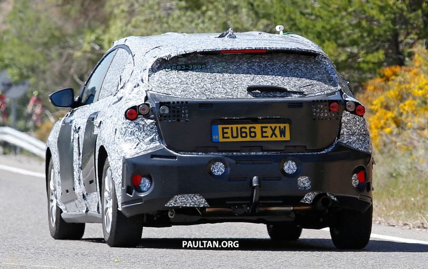 原厂发布全新 Ford Focus 首张预告图，明年正式面世。 52312