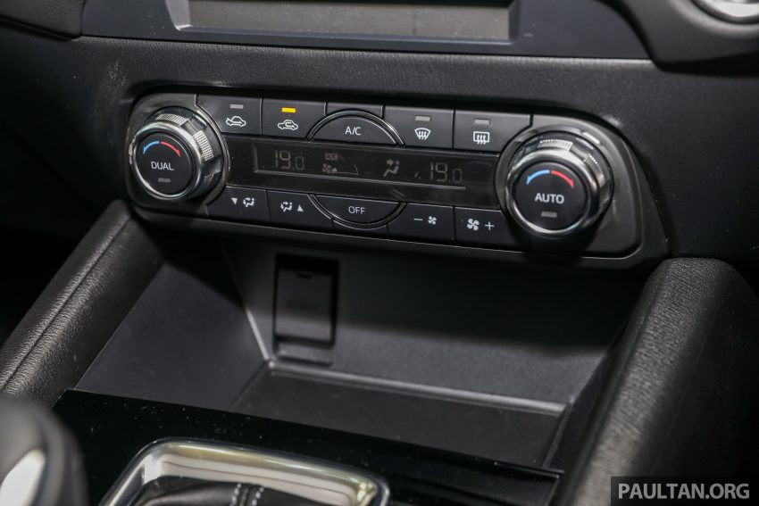 图集：Mazda CX-5 2.0 GL SkyActiv-G 2WD 与 2.2 GLS SkyActiv-D AWD, 两组实车照, 让你对比两个版本的差异。 52396