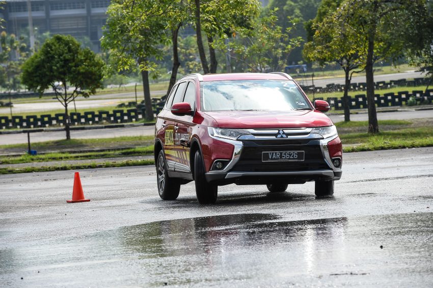 试驾：Mitsubishi Outlander 2.0L 4WD，可家用可越野！ 52646