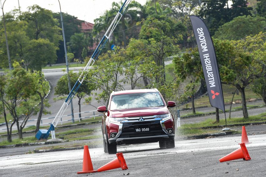 试驾：Mitsubishi Outlander 2.0L 4WD，可家用可越野！ 52649