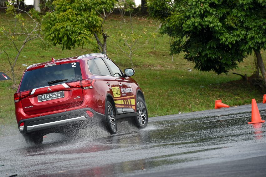 试驾：Mitsubishi Outlander 2.0L 4WD，可家用可越野！ 52653