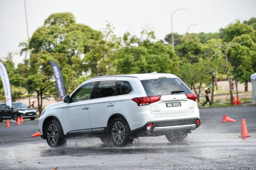 试驾：Mitsubishi Outlander 2.0L 4WD，可家用可越野！ 52654