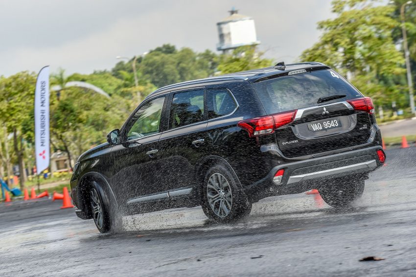 试驾：Mitsubishi Outlander 2.0L 4WD，可家用可越野！ 52655