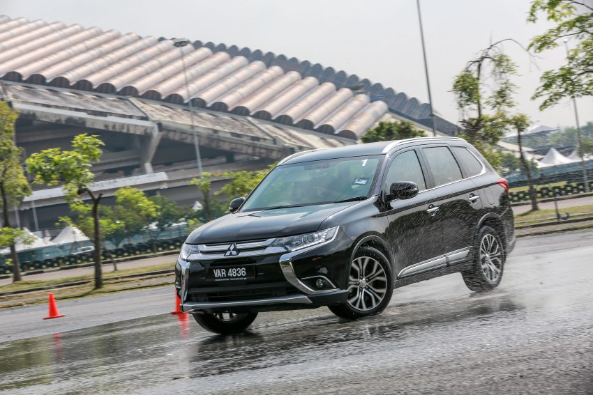 试驾：Mitsubishi Outlander 2.0L 4WD，可家用可越野！ 52675