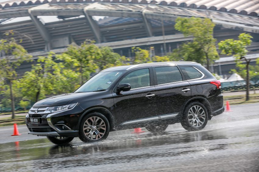 试驾：Mitsubishi Outlander 2.0L 4WD，可家用可越野！ 52676