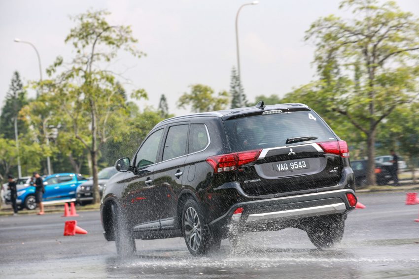 试驾：Mitsubishi Outlander 2.0L 4WD，可家用可越野！ 52679