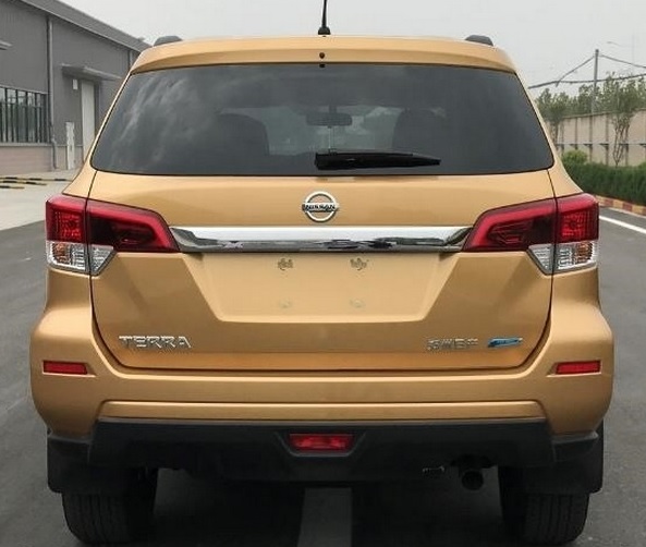 基于 Navara 的七人座SUV, Nissan Terra 无伪装现身中国!