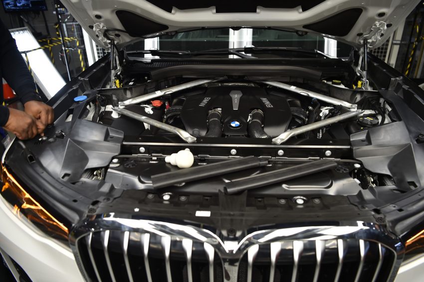 原厂释出 BMW X7 准量产版生产线官图，预计明年发表！ 52086