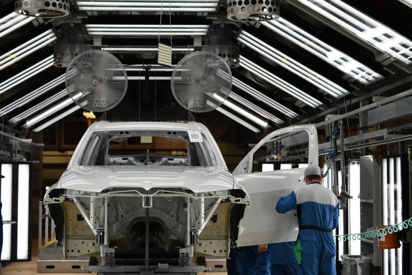 原厂释出 BMW X7 准量产版生产线官图，预计明年发表！ 52088