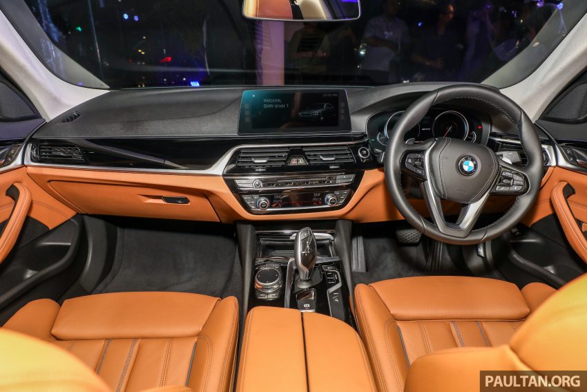 油电版5系列，BMW 530e Sport 本地上市，售价34.4万。 56145