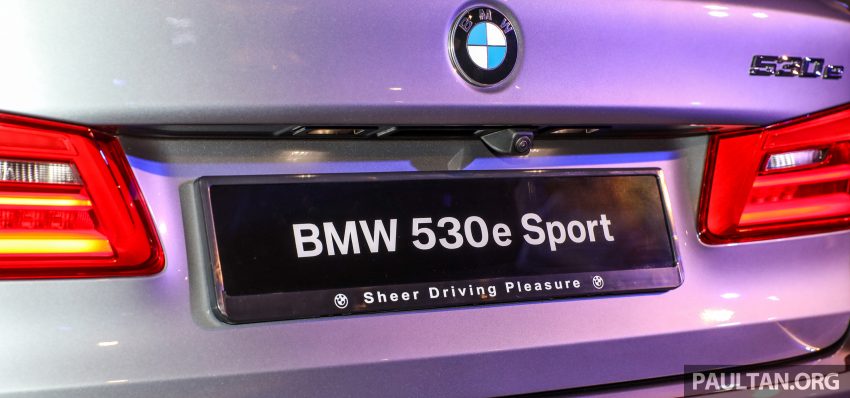 油电版5系列，BMW 530e Sport 本地上市，售价34.4万。 56177