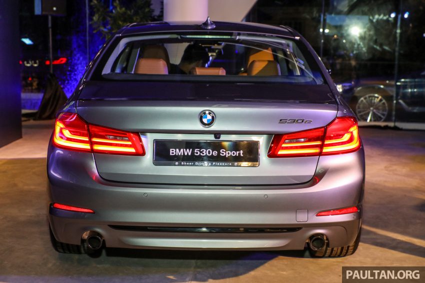 油电版5系列，BMW 530e Sport 本地上市，售价34.4万。 56155