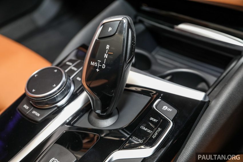 油电版5系列，BMW 530e Sport 本地上市，售价34.4万。 56198