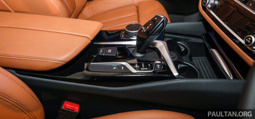 油电版5系列，BMW 530e Sport 本地上市，售价34.4万。 56202