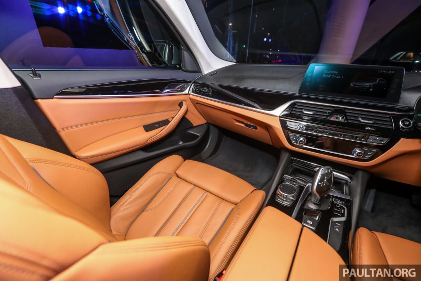 油电版5系列，BMW 530e Sport 本地上市，售价34.4万。 56208