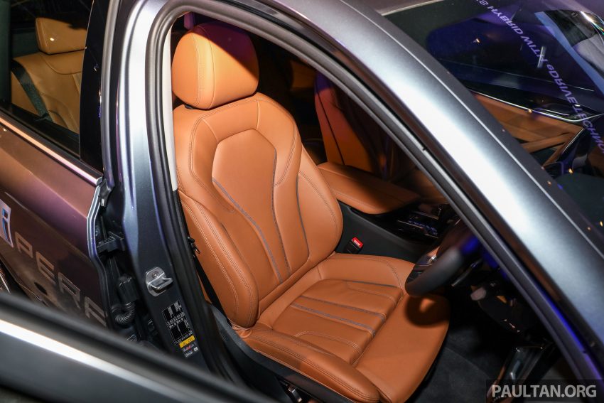 油电版5系列，BMW 530e Sport 本地上市，售价34.4万。 56210