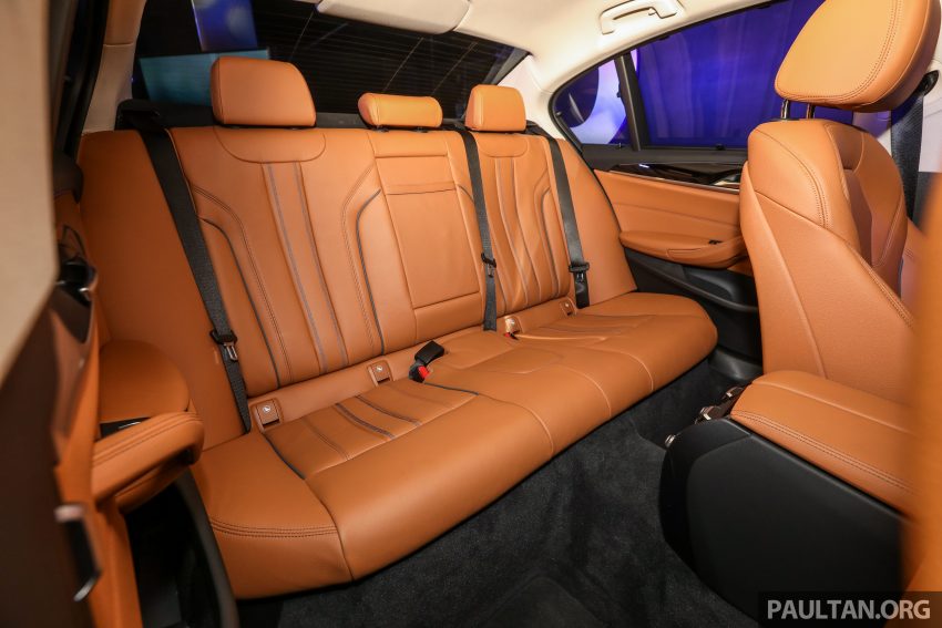油电版5系列，BMW 530e Sport 本地上市，售价34.4万。 56216