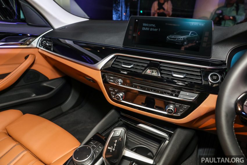 油电版5系列，BMW 530e Sport 本地上市，售价34.4万。 56189