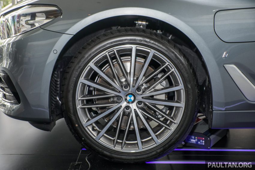 图集: BMW 530e iPerformance 与 530i M Sport 真车实拍 56785
