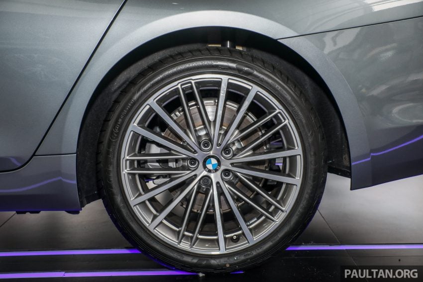 图集: BMW 530e iPerformance 与 530i M Sport 真车实拍 56786