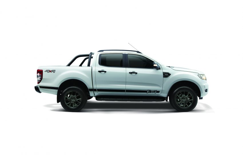 白色 Ford Ranger 2.2 FX4与灰色3.2 Wildtrak限量发售。 53212