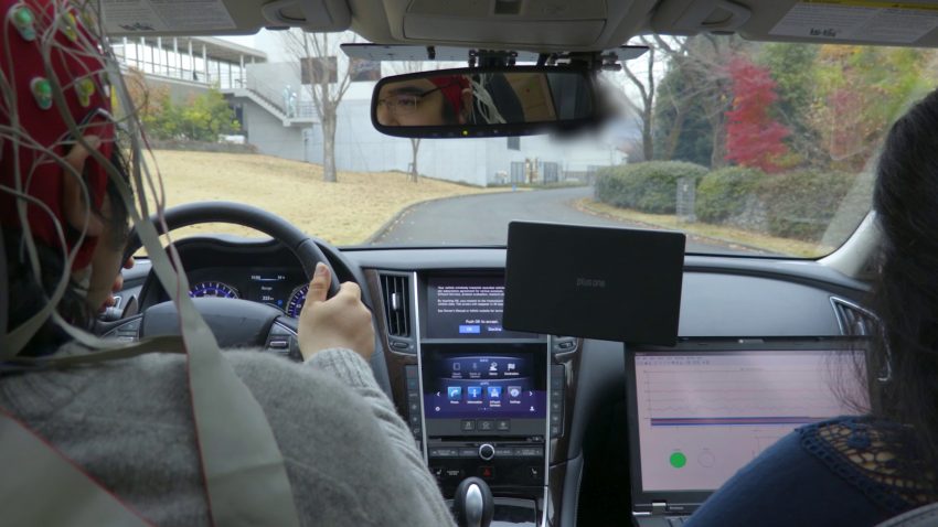 颠覆传统驾驶观念，Nissan 研发大脑直接控制汽车技术。 53074