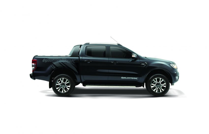 白色 Ford Ranger 2.2 FX4与灰色3.2 Wildtrak限量发售。 53214