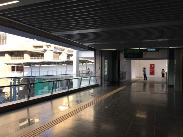 连接 Bandar Utama MRT 站与 1 Utama 行人天桥建竣开通