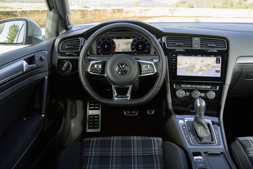Volkswagen Tiguan Comfortline，Highline 以及 Passat Highline 中控台多媒体资讯屏幕获得升级，售价保持不变 59820