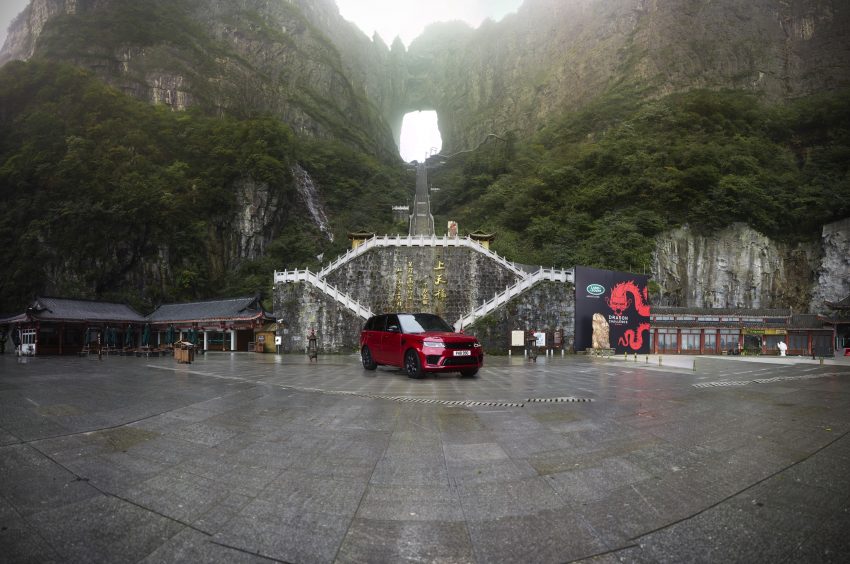 影片：史上最牛！Range Rover Sport PHEV 挑战张家界陡峭天梯！历经45度陡坡、99弯角和999级阶梯成功登顶 58859