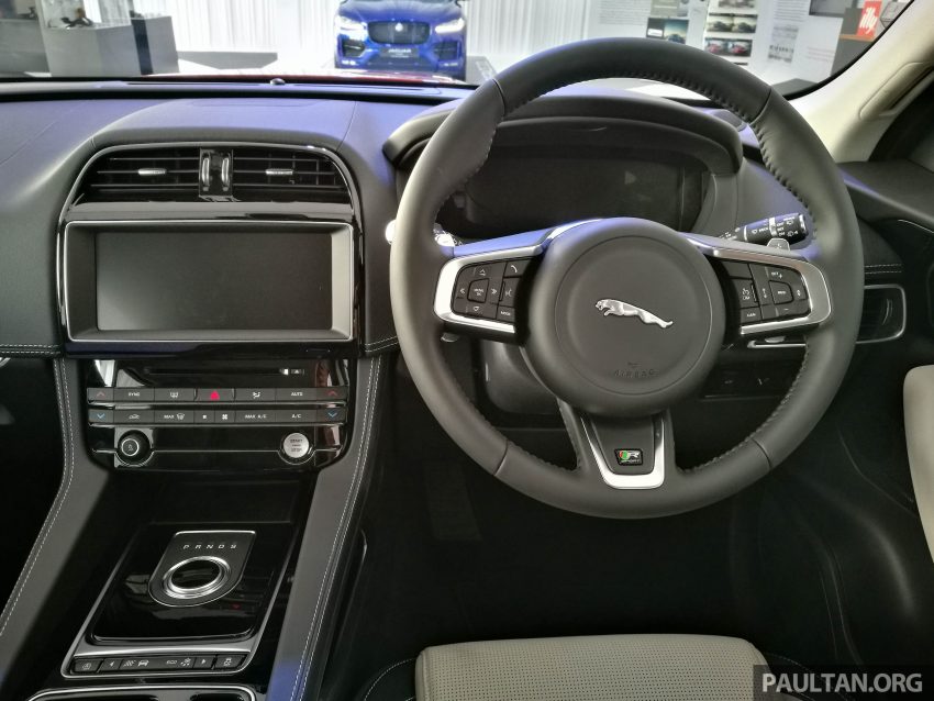 价格低于50万，Jaguar F-Pace 2.0L Ingenium 本地预览 61820