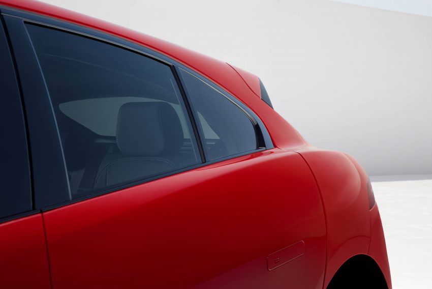 Jaguar 发布旗下首款纯电动车 I-Pace，满电可跑480km 60092