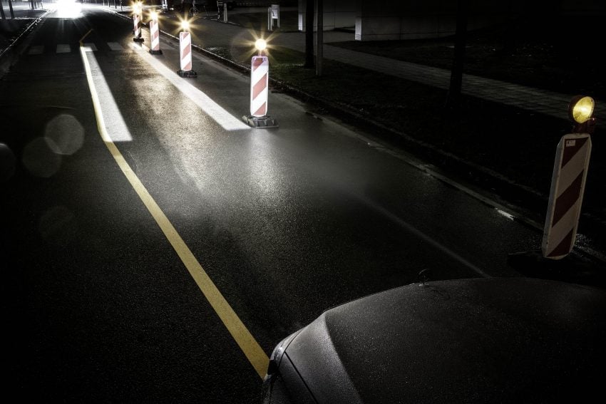 Mercedes-Benz 最新照明技术 Digital Light，确认今年将在旗舰 Maybach S-Class 身上首发，具备高清投影功能 60494
