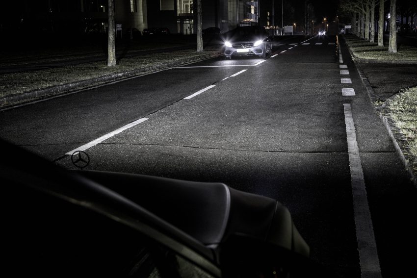 Mercedes-Benz 最新照明技术 Digital Light，确认今年将在旗舰 Maybach S-Class 身上首发，具备高清投影功能 60498
