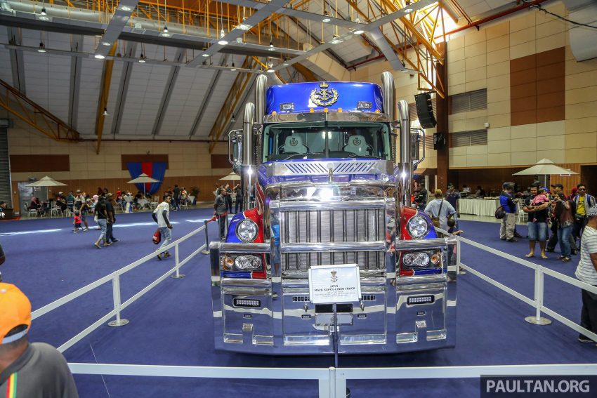 汽车图集：带你欣赏柔佛苏丹的超级货卡Ford F-650，与变形金刚中的‘擎天柱’ Mack Super-Liner 超级豪华重型卡车 63267