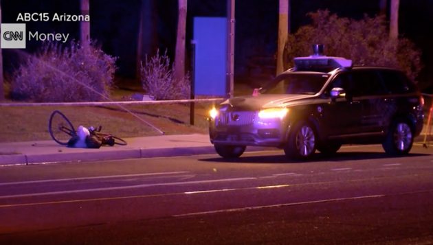 Uber 自驾车辆撞死行人事件，美警方公布事发摄录影片