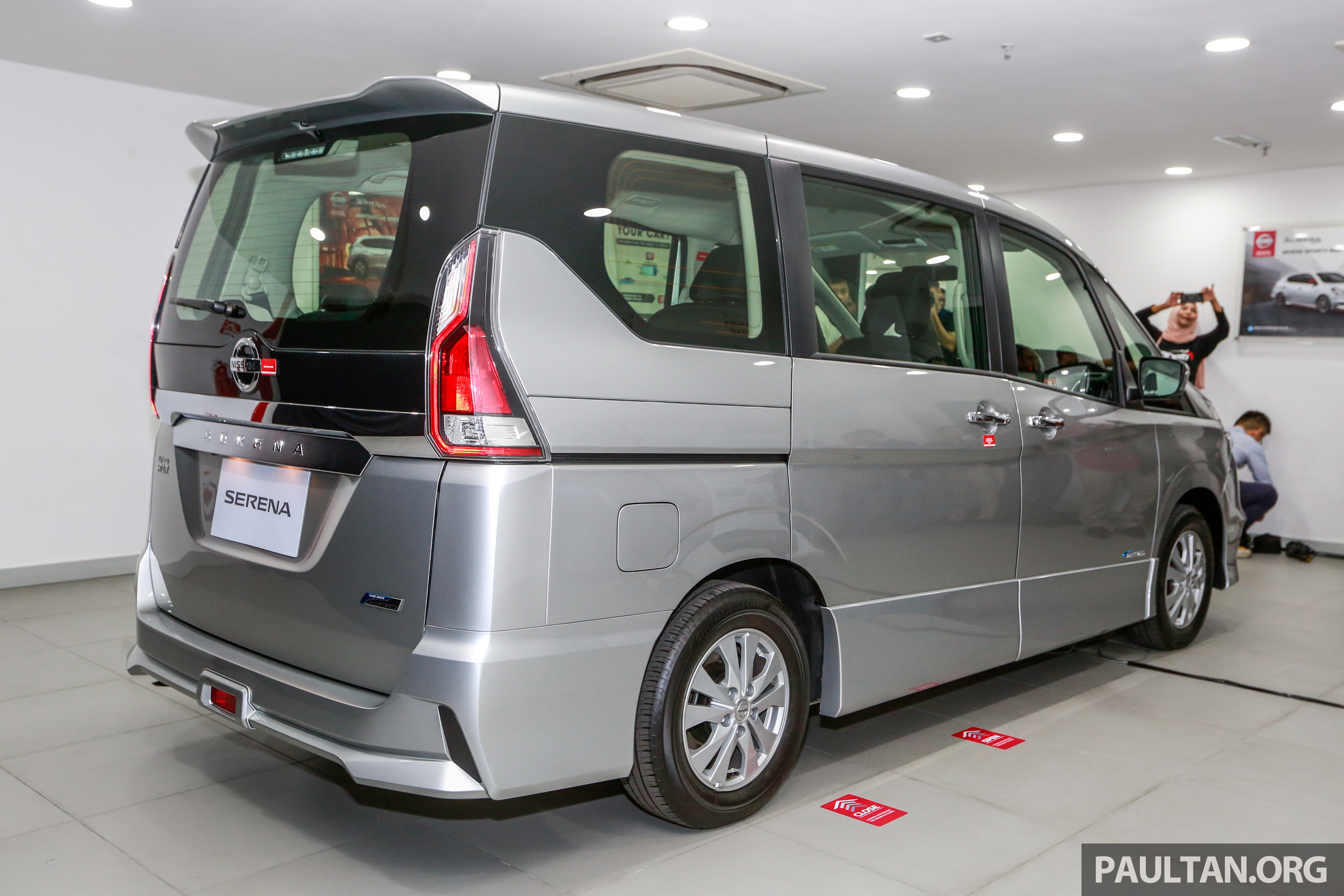 Nissan Serena s Hybrid