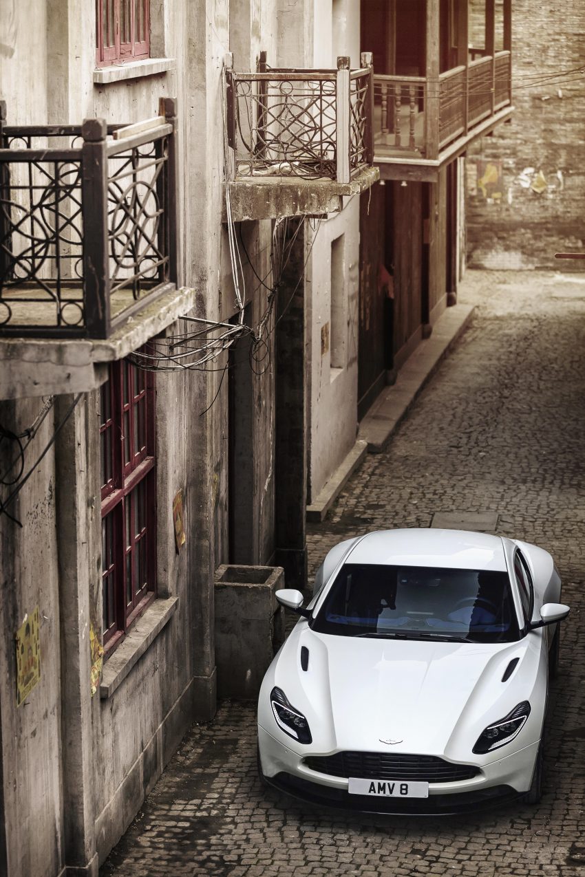 官方面子书预告, 入门级 Aston Martin DB11 V8 即将来马? 65297