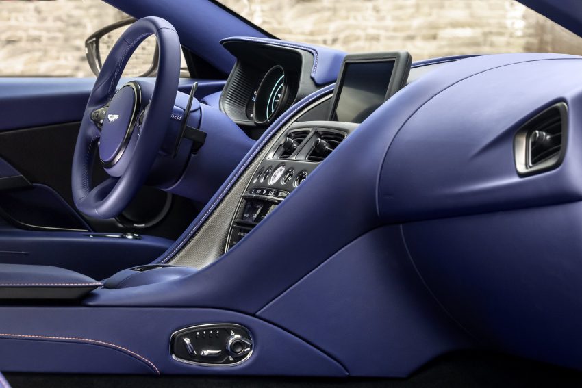 官方面子书预告, 入门级 Aston Martin DB11 V8 即将来马? 65285