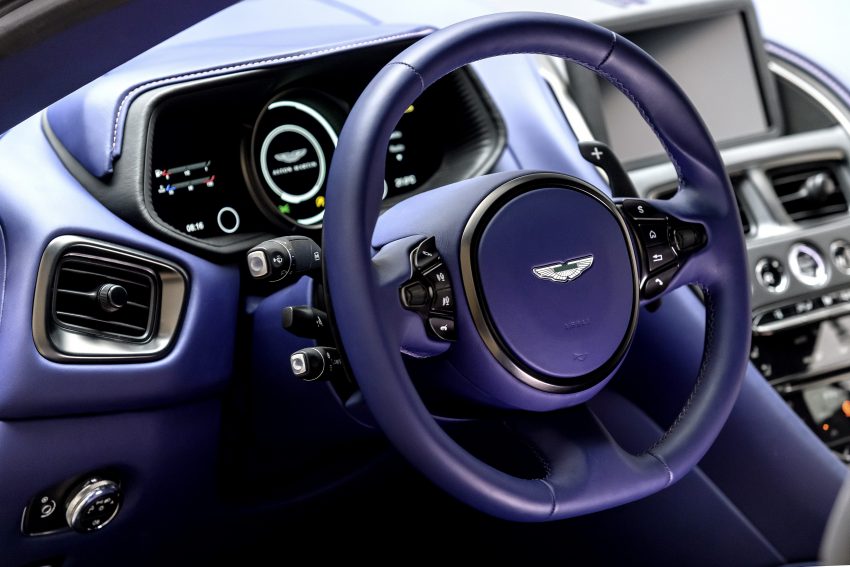 官方面子书预告, 入门级 Aston Martin DB11 V8 即将来马? 65286