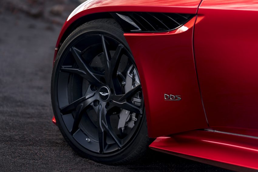 英伦旗舰跑车, Aston Martin DBS Superleggera 官图释出 70929